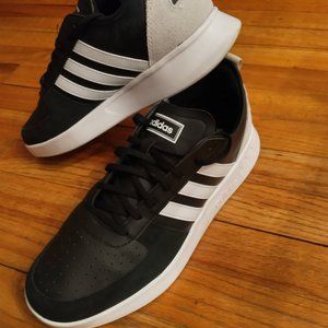 Men's Adidas Sneaker